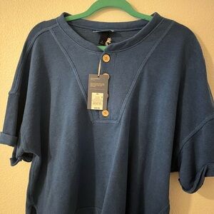 Universal threads short sleeve sweatshirt